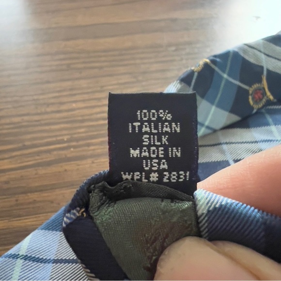 Tommy Hilfiger Italian Silk Necktie 58” - Picture 4 of 5